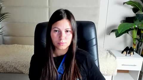 Dana Dom online show from 10.27.25