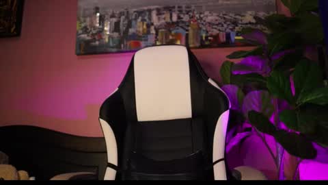 Snapshot of danaa_rouse chatting on 02.21.26 danaa_rouse online show from 02.21.26