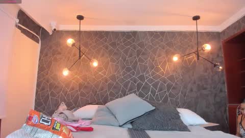    online show from 11.15.25