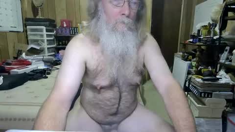 Snapshot of danagm chatting on 12.08.24 Dana online show from 12.08.24