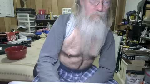 Snapshot of danagm chatting on 12.15.24 Dana online show from 12.15.24