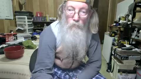 Snapshot of danagm chatting on 12.18.24 Dana online show from 12.18.24