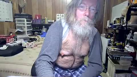 Snapshot of danagm chatting on 01.10.25 Dana online show from 01.10.25