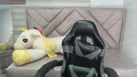 Snapshot of danatella_a chatting on 09.21.25 Danatella online show from 09.21.25