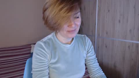 Snapshot of danbie_leen chatting on 02.27.25 danbie_leen online show from 02.27.25