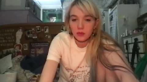 Snapshot of danceissexisbeauty2 chatting on 11.13.25 Your submissive patient online show from 11.13.25