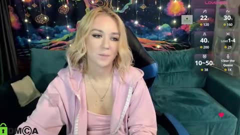 dances_queen online show from 12.16.25