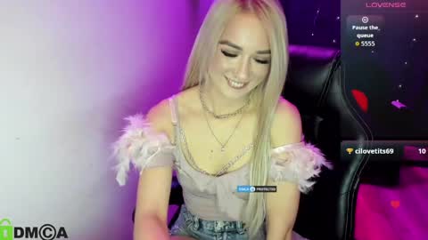 Snapshot of dances_queen chatting on 05.02.26 dances_queen online show from 05.02.26