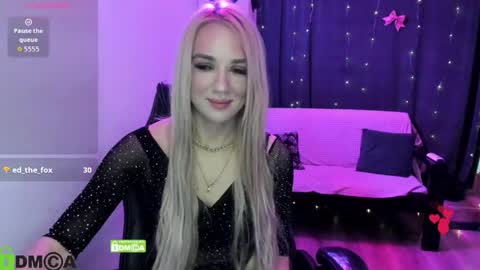 Snapshot of dances_queen chatting on 05.15.26 dances_queen online show from 05.15.26