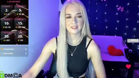 Snapshot of dances_queen chatting on 06.27.26 dances_queen online show from 06.27.26