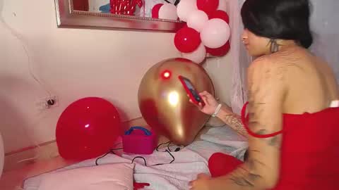 Snapshot of dandarkie01 chatting on 02.14.25 dandarkie online show from 02.14.25