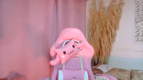 Danella Houston online show from 04.05.26