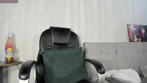 Snapshot of danger_smith chatting on 03.18.26 danger smith online show from 03.18.26