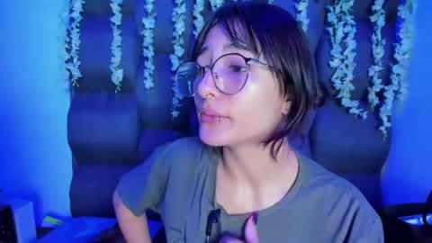Snapshot of dani_dream chatting on 07.17.26 dani_dream online show from 07.17.26