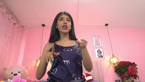 Snapshot of dani_parkerr chatting on 02.20.25 online show from 02.20.25