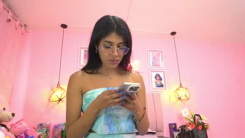 Snapshot of dani_parkerr chatting on 03.11.25 online show from 03.11.25