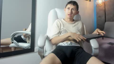 Snapshot of dani_swagger chatting on 02.11.26 Thiago online show from 02.11.26