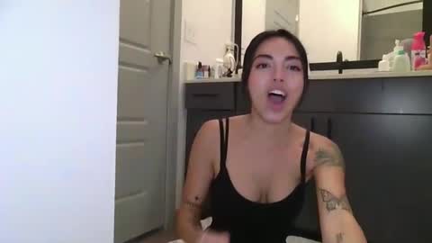 Snapshot of danidivina777 chatting on 10.04.25 danidivina777 online show from 10.04.25