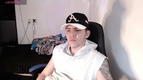Snapshot of daniel_vargas5 chatting on 12.18.24 Daniel online show from 12.18.24