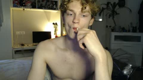 Snapshot of daniel_yumm chatting on 05.22.26 Daniel online show from 05.22.26