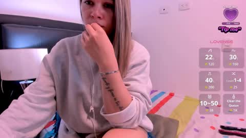 daniela online show from 11.25.25