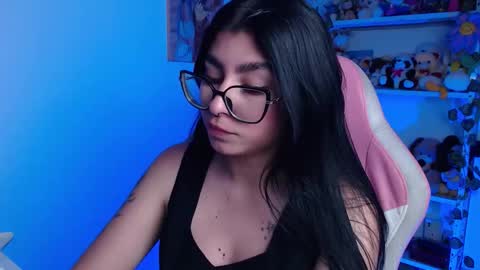 Snapshot of daniela_cute22 chatting on 12.22.25 DANIELA online show from 12.22.25