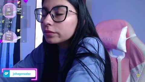 Snapshot of daniela_cute22 chatting on 04.21.26 DANIELA online show from 04.21.26