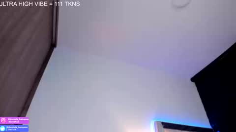  independent model   online show from 09.22.25