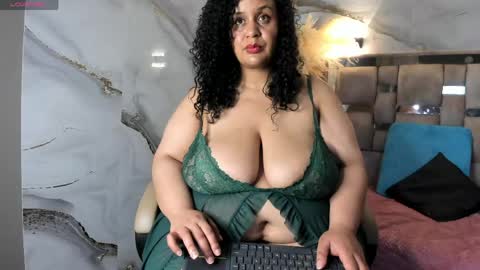 Snapshot of danielaa_a chatting on 05.17.26 Daniela online show from 05.17.26
