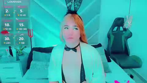 Snapshot of danielaadamss chatting on 02.12.25 Daniela online show from 02.12.25