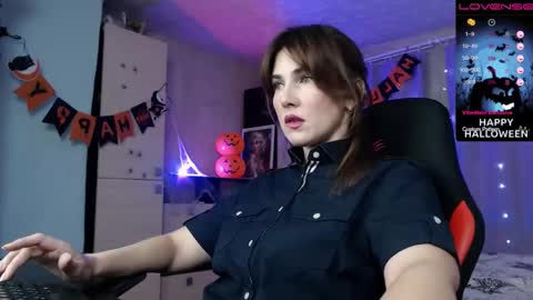 Daniela Cooper online show from 11.02.25