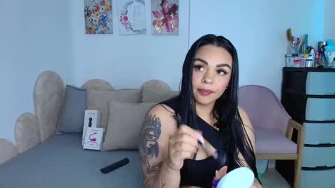 Snapshot of danielacortes03 chatting on 09.23.25 I think I will close this page please leave me a message if you want to know about me online show from 09.23.25