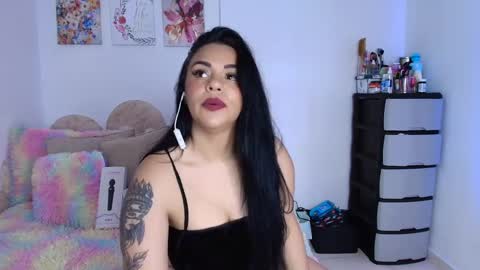 Snapshot of danielacortes03 chatting on 10.06.25 I think I will close this page please leave me a message if you want to know about me online show from 10.06.25