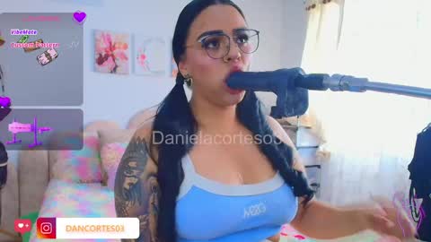 Snapshot of danielacortes03 chatting on 05.10.26 I think I will close this page please leave me a message if you want to know about me online show from 05.10.26