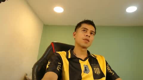 Snapshot of danielitopapii chatting on 06.19.26 danielitopapii online show from 06.19.26