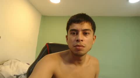 Snapshot of danielitopapii chatting on 06.25.26 danielitopapii online show from 06.25.26