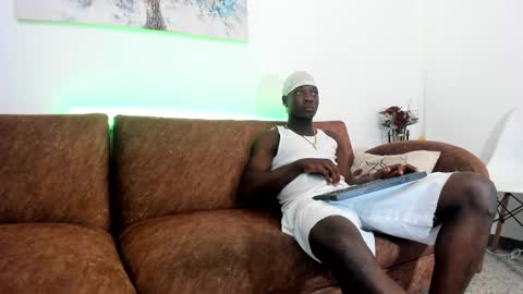 Snapshot of daniell_ferrari chatting on 01.24.25 daniell_ferrari online show from 01.24.25