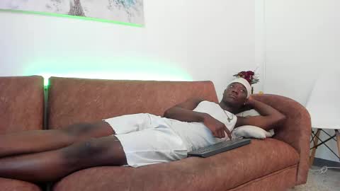 Snapshot of daniell_ferrari chatting on 01.25.25 daniell_ferrari online show from 01.25.25