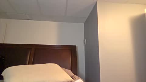 Snapshot of daniellbisous chatting on 09.22.25 daniellbisous online show from 09.22.25