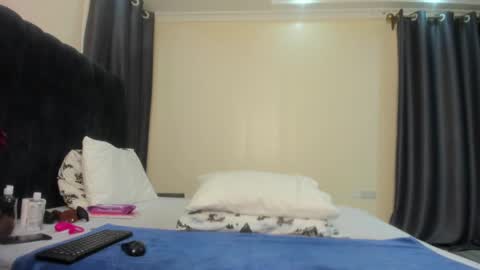 Snapshot of danielle_rock chatting on 02.19.25 danielle_rock online show from 02.19.25