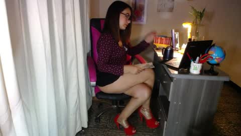 Snapshot of danielle_rose_ chatting on 03.30.26 Angie online show from 03.30.26