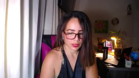 Snapshot of danielle_rose_ chatting on 04.27.26 Angie online show from 04.27.26