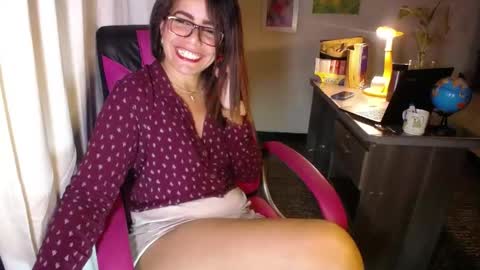 Snapshot of danielle_rose_ chatting on 04.30.26 Angie online show from 04.30.26