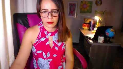 Snapshot of danielle_rose_ chatting on 05.05.26 Angie online show from 05.05.26