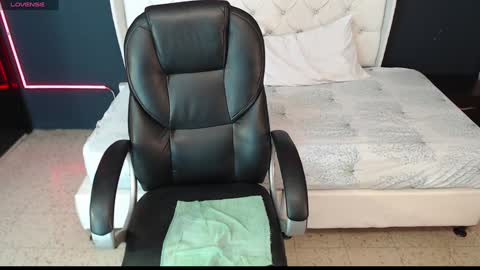 Danielle Smith online show from 01.08.25