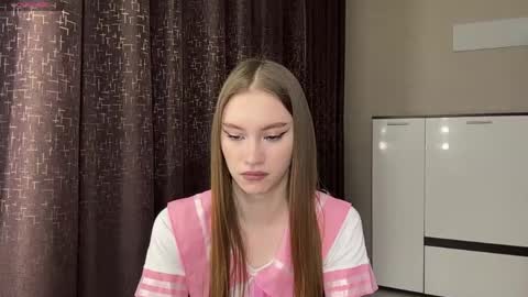Trisha wanna play  Meow online show from 05.04.26