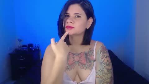 Snapshot of daniellerain chatting on 12.22.24 daniellerain online show from 12.22.24