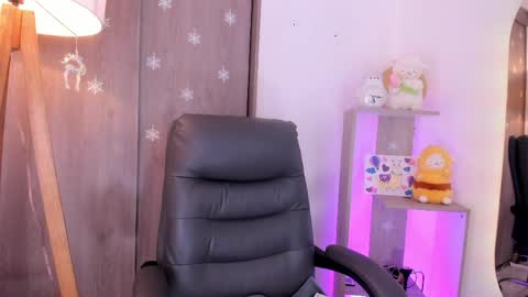 Danielle Rose online show from 04.10.26