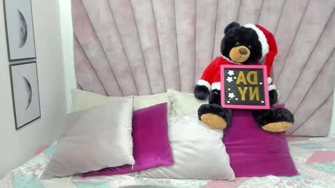 DaniiBelluci  online show from 12.04.25