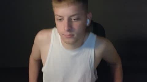 Snapshot of danila_trezzini chatting on 05.19.26 danila online show from 05.19.26